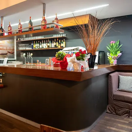 Autoespresso Venice - Atika & Atif Hotel 3*