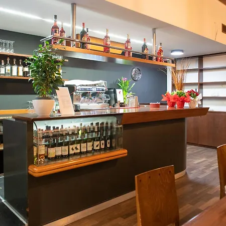Autoespresso Venice - Atika & Atif 3*