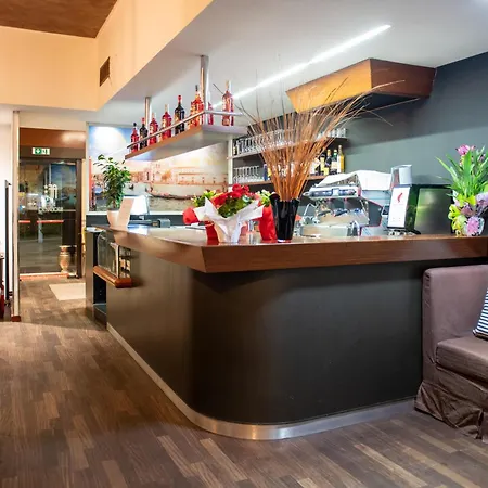 Autoespresso Venice - Atika & Atif Hotel 3*