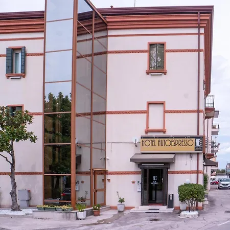 فندق Autoespresso Venice - Atika & Atif